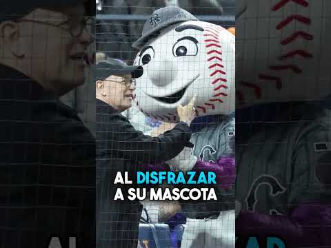 Tom Hanks se reencuentra con Wilson tras 26 años de El náufrago 😱🤔 #Shorts thumbnail