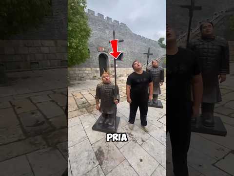 petaka siram patung batu. thumbnail