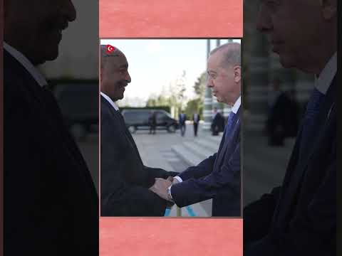 الرئيس أردوغان يستقبل باللغة العربية رئيس مجلس السيادة السوداني وهذا ما دار بينهما👇 thumbnail