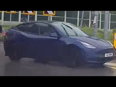  車CAM直擊 - 呢個位已經唔係第一次有車逆線? UU2188  thumbnail