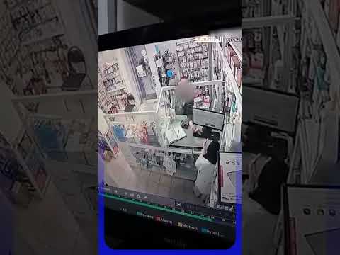 كاميرات المراقبة توثّق لحظة سرقة صيدلية في منطقة الحدث – خط صيدا القديم في لبنان thumbnail