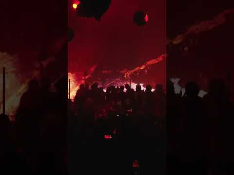 Great time with the bros at our B3B sold-out debut in London! thumbnail