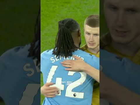 Man City cut the gap to two points at the top after cruising past Crystal Palace thumbnail