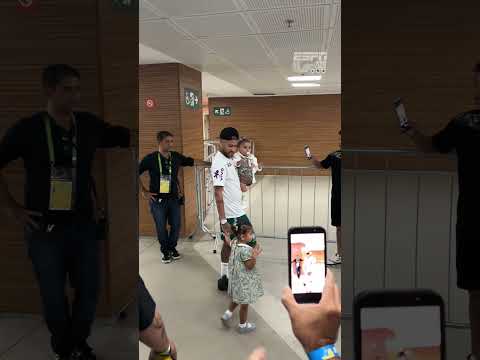 NEYMAR E MAVIE: MOMENTO FOFURA NA SAÍDA DA SELEÇÃO BRASILEIRA DO MARACANÃ! 🥰🥰😍😍 thumbnail