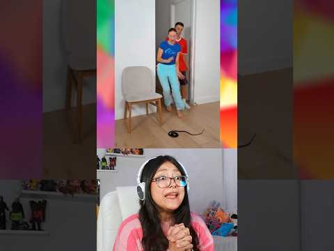 SERPIENTE DE BROMA SALE MUY MAL @JasminandJames #curiosidades #humor thumbnail