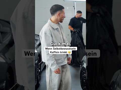 Dieser Mann hat mehr Selbstbewusstsein als sein Auto PS. thumbnail