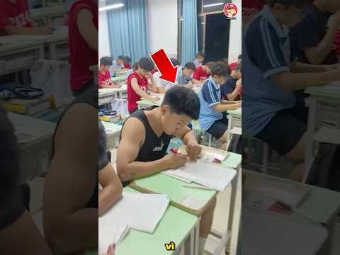 Giáo viên phát hiện học sinh đang gian lận thumbnail