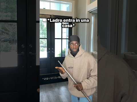 Quando un ladro entra in casa tua 😂 thumbnail