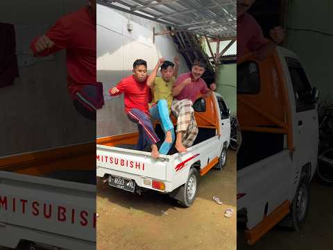 Injak mobil jadi thumbnail
