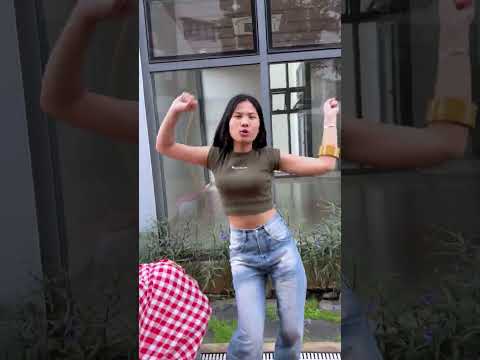 SH - Cô gái thích đi trêu chọc người khác || Funny video #shorts thumbnail