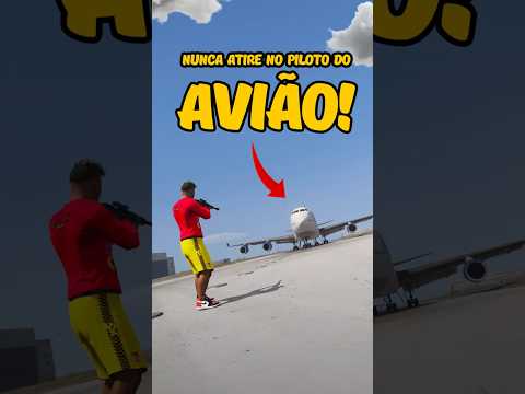 O QUE ACONTECE SE VOCÊ ATIRAR NO PILOTO DO AVIÃO EM CADA GTA? thumbnail
