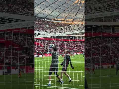 MŁYNARCZYK POMAGA W ROZGRZEWCE GRABARY #SHORTS thumbnail