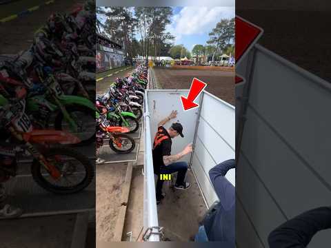 Perang Cowok Ini Bikin Semua Orang Pada Iri thumbnail