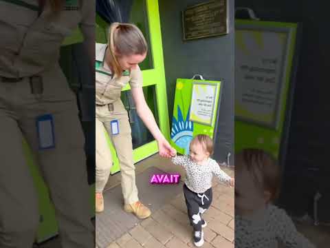 UNE EMPLOYÉE BLOQUE CE BÉBÉ AU PARC ! 😱👶🚫 thumbnail