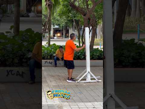The Infinite door 🚪/ como lo hizo?? 😱 #funny #viralvideo  #prank thumbnail