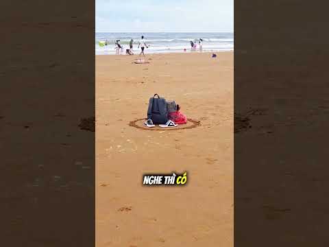 Cách người Trung Quốc bảo vệ đồ đạc của mình trên bãi biển 🤯 thumbnail