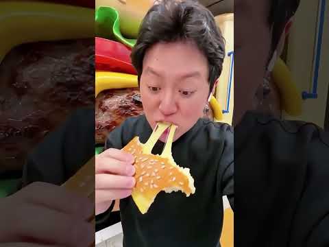 This chair is made of fried chicken! thumbnail