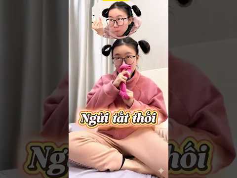 Ngửi tất thối của mình#shorts #haihuoc thumbnail