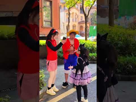 大人沉迷于手机把小孩弄丢了 #路飞 #海贼王 #shorts thumbnail