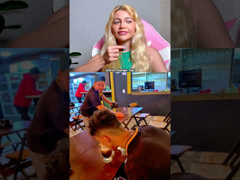 O pano dando um gole na coca cola thumbnail