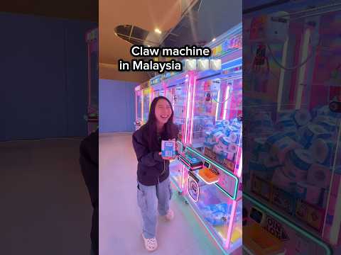 Toilet Paper Claw Machine in Genting Antara Mall, Malaysia 😆🧻 thumbnail