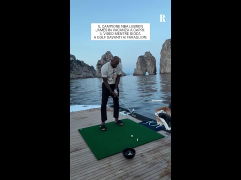 DUA LIPA a PALERMO tra cappuccini e prova vestiti. In attesa di Elton John e Harry Styles thumbnail