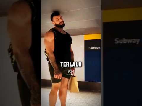 Dunia Terlalu Kecil Untuk Lelaki Ini? #faktaunik #faktamenarik #malaysia thumbnail