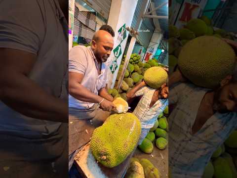Anna on power mode ? Jack fruit market Chennai 300 to 800₹  #koyambedu thumbnail