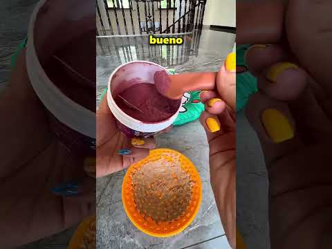 A Este Pequeño Perrito Le Atan Las Orejas Para Comer 😱 thumbnail