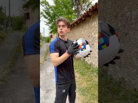 QUAND TU SAUVES UN BÉBÉ🍼🤣#humour #shorts thumbnail