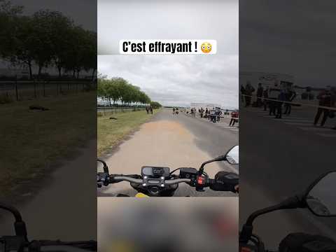 C’est effrayant ! 😳 #moto #motarde #motard #motovlog #motards thumbnail