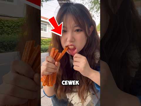 cewek ini nekat makan pedas pas sariawan 😱 thumbnail