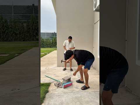 LA ESCOBA #shorts thumbnail