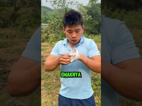 Mangkoknya Selalu Jatuh, Tapi Ide Cowok Ini Bikin Semua Kagum! #viral #shortvideo thumbnail