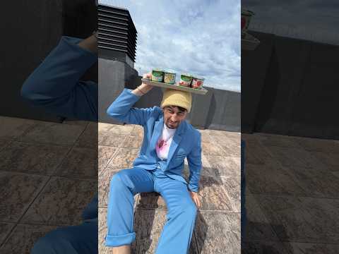 Pobre Blue Tade Compartió con Mira thumbnail