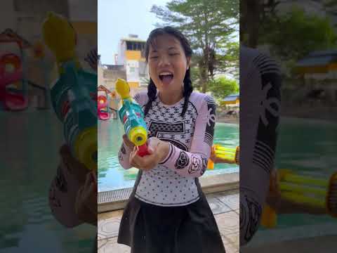 SH - Ai là bạn tốt, ai là bạn xấu || Bad girl, good girl and poor homeless #shorts thumbnail