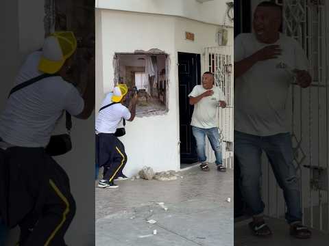 Orificio / en pared / fake thumbnail