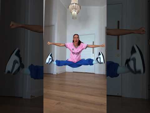 THIS WASN’T EASY TO FILM 👆😳 #shorts #viral #dance ​⁠#subscribe ​⁠​⁠ thumbnail