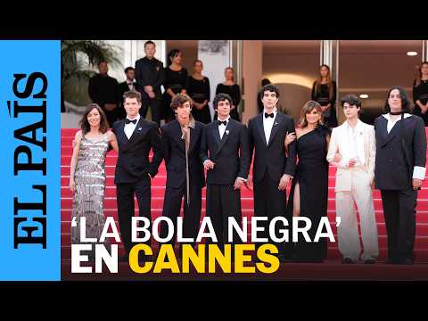 CANNES 2026 | Los Javis, Penélope Cruz en la alfombra roja del estreno de 'La bola negra' | EL PAÍS thumbnail