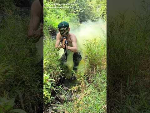 Komando Latihan Pertempuran Versi Asap Kuning thumbnail