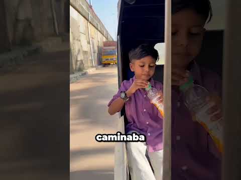 Él tiró la botella en el camino… Su padre le dio una lección 😢❤️ thumbnail