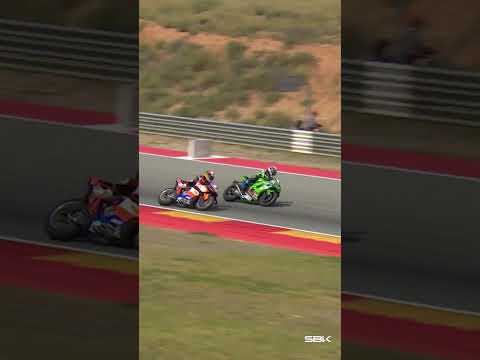 Gerloff overtakes Surra for P7 in Race 2 ✊ | 2026 #AragonWorldSBK 🇪🇸 thumbnail