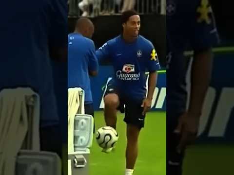 Ronaldinho Prime Was Fantastic Skills 🔥 thumbnail