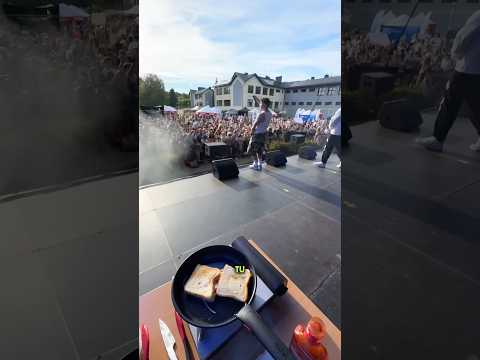 Usmażyliśmy tosty na scenie thumbnail