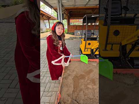 bawang merah kenapa ngeratain pasir pake serokan #trendingshorts thumbnail