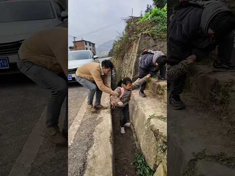 Unbelievable This Man Left Everyone Shocked By His Kindness, ?? thumbnail
