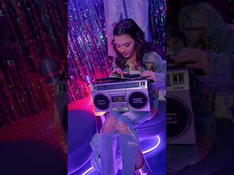 así vivimos la listening party del próximo álbum de @anasofiw 💜 ¡queremos escucharlo ya ! thumbnail