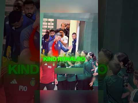 1 cái đập tay từ Ronaldo,Có ý nghĩa cả thế giới đối với những đứa trẻ này? #shorts #ronaldo #viral thumbnail