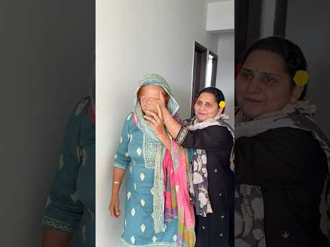 isse pyara gift mummy ke liye or ho hi mhi skta #dailyvlogs #minivlog #shortvideo #mothersday #gift thumbnail