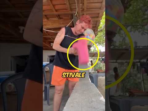 É USCITO DALLO STIVALE QUALCOSA DI INIMMAGINABILE! ? #virale #divertente thumbnail